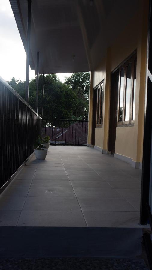 Tange Guest House Ruteng Exterior photo