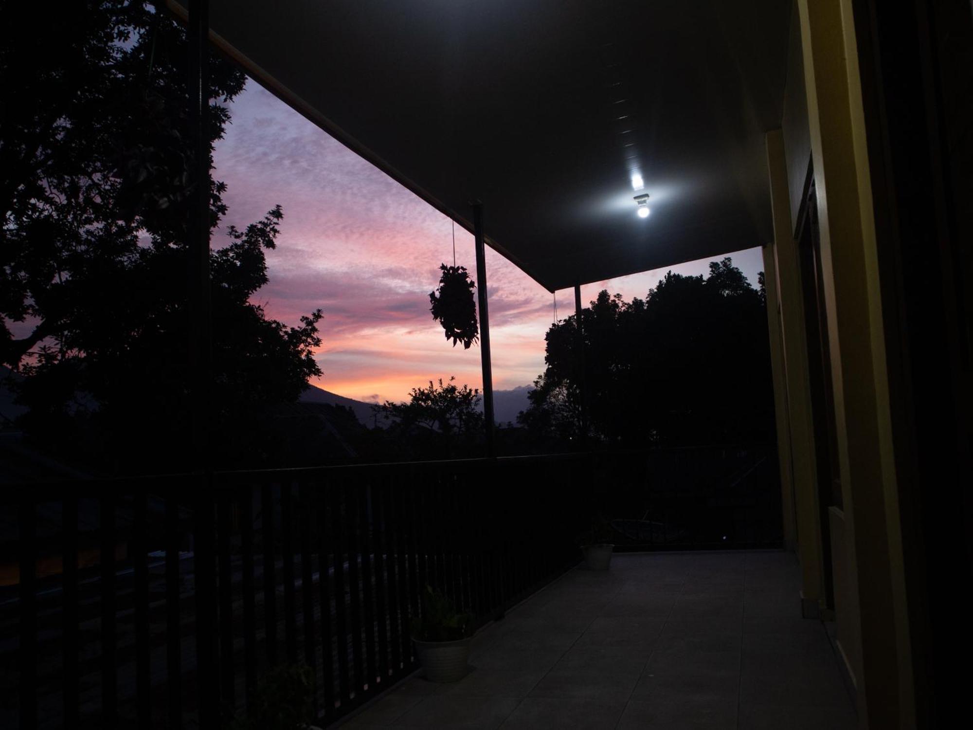 Tange Guest House Ruteng Exterior photo